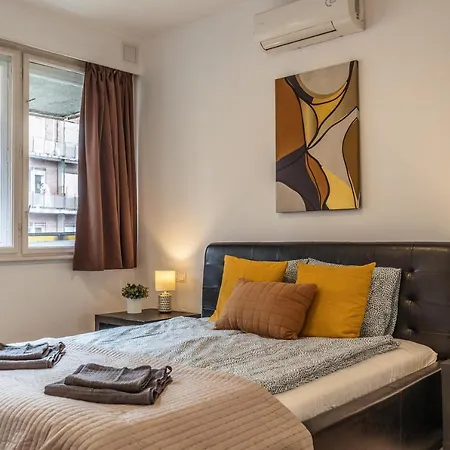 Gems Of - Tiger Eye Apartment