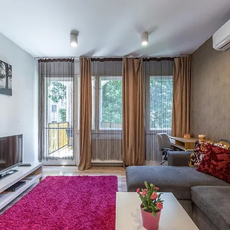 Gems Of - Tiger Eye Apartment