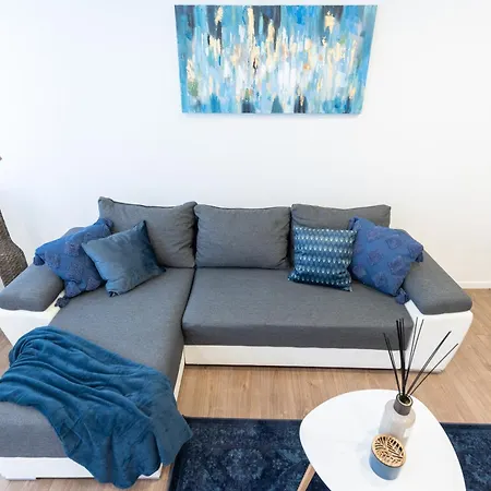 Gems Of - Tiger Eye Apartment