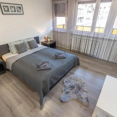 Gems Of - Tiger Eye Budapest